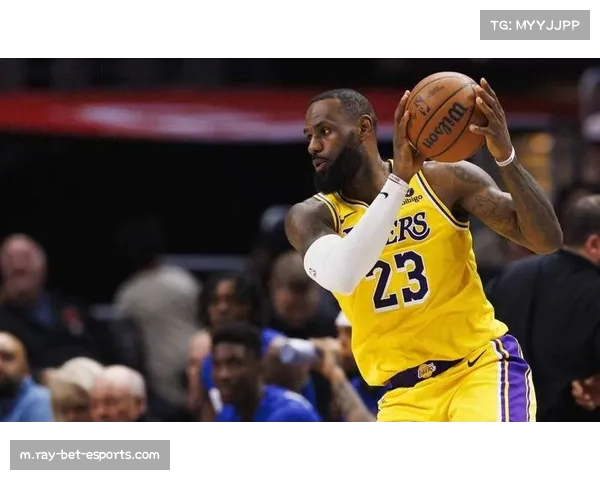 湖人险胜国王巩固季后赛席位 西部中游集团卡位战日趋激烈